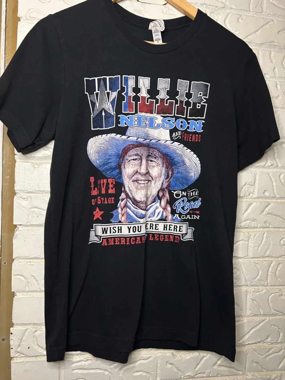 Willie Nelson and Friends - The Legend Lives On 2022 Shirt - Size Medium